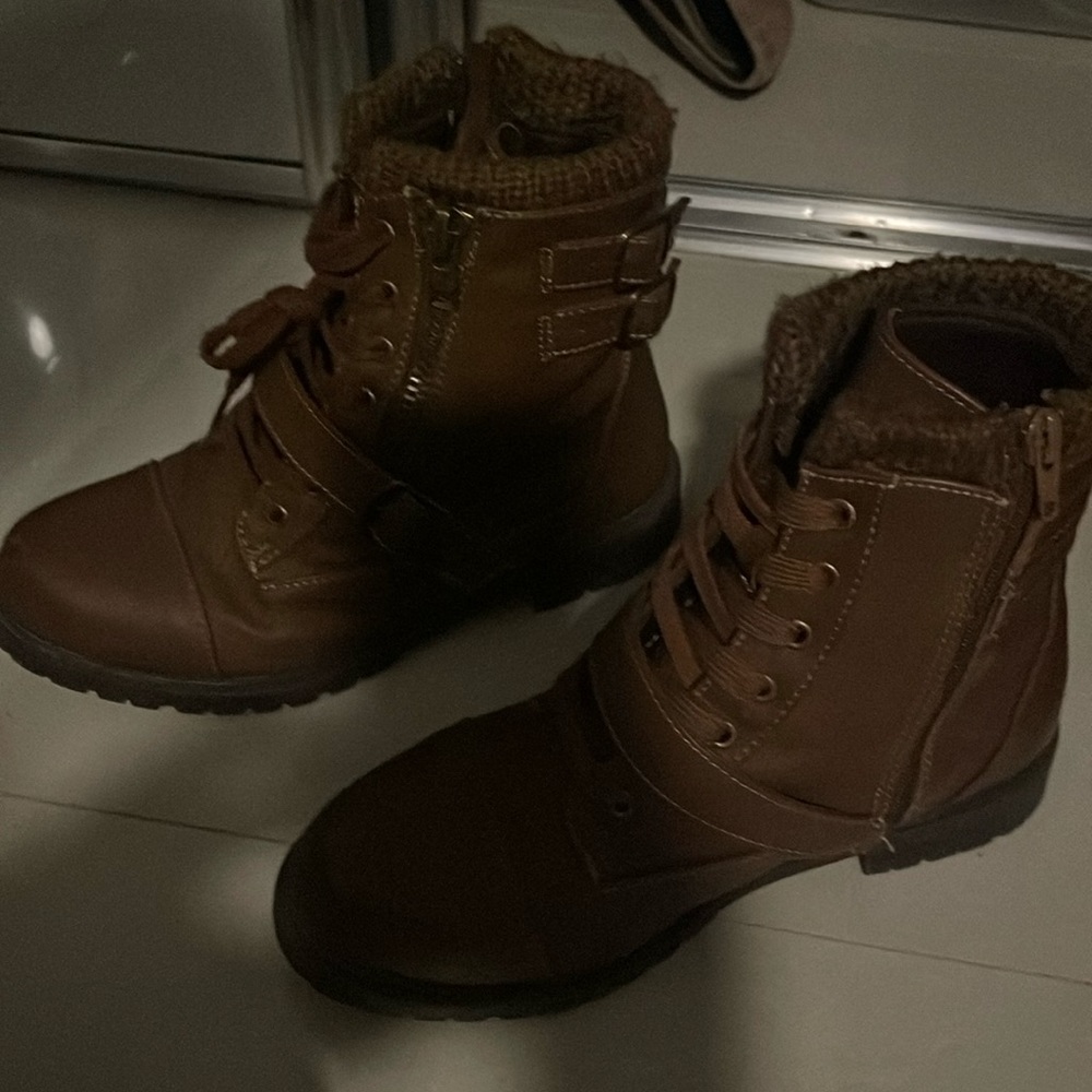Bradyn brown boots
